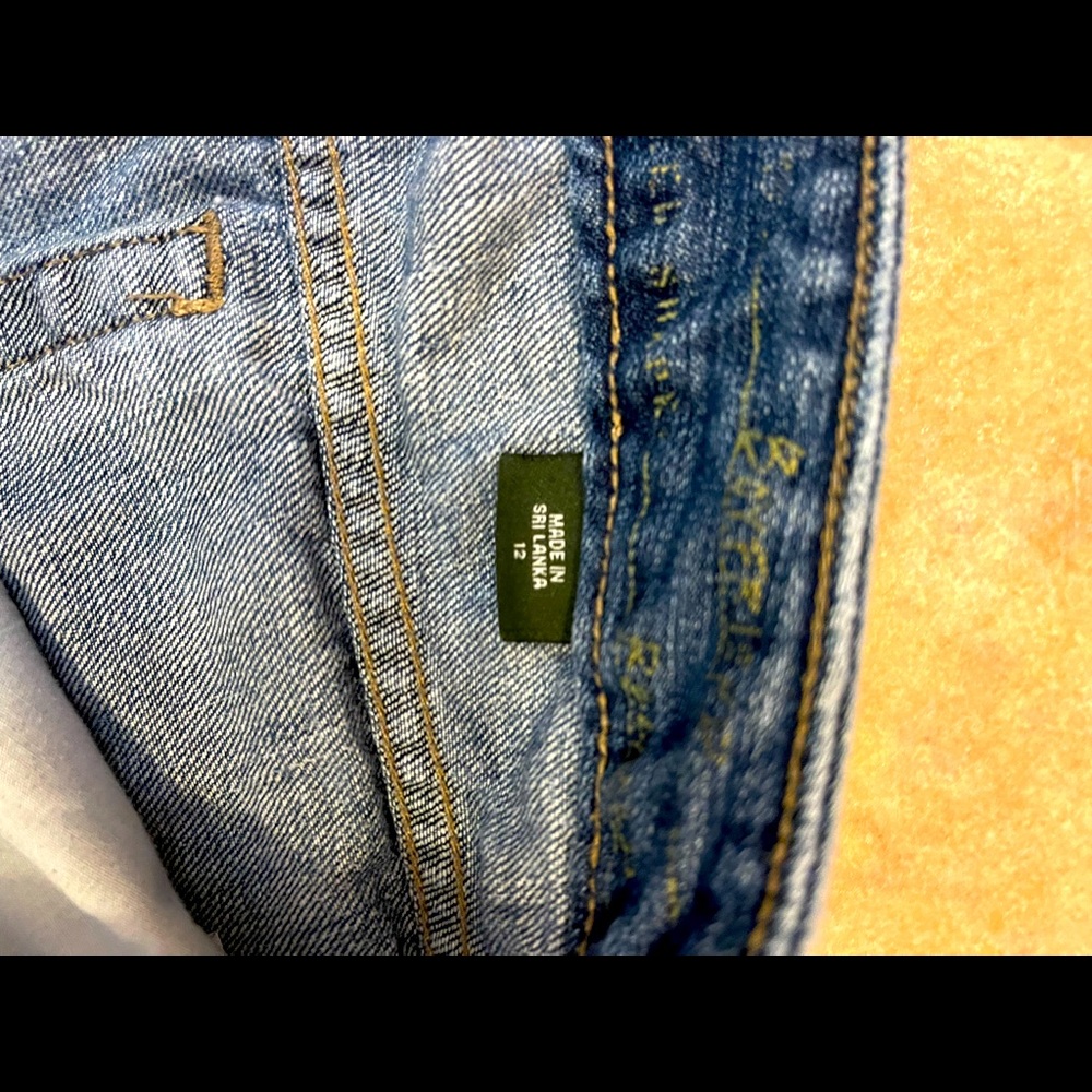 Size 12 Capri Eddie Bauer like new light distressing front side